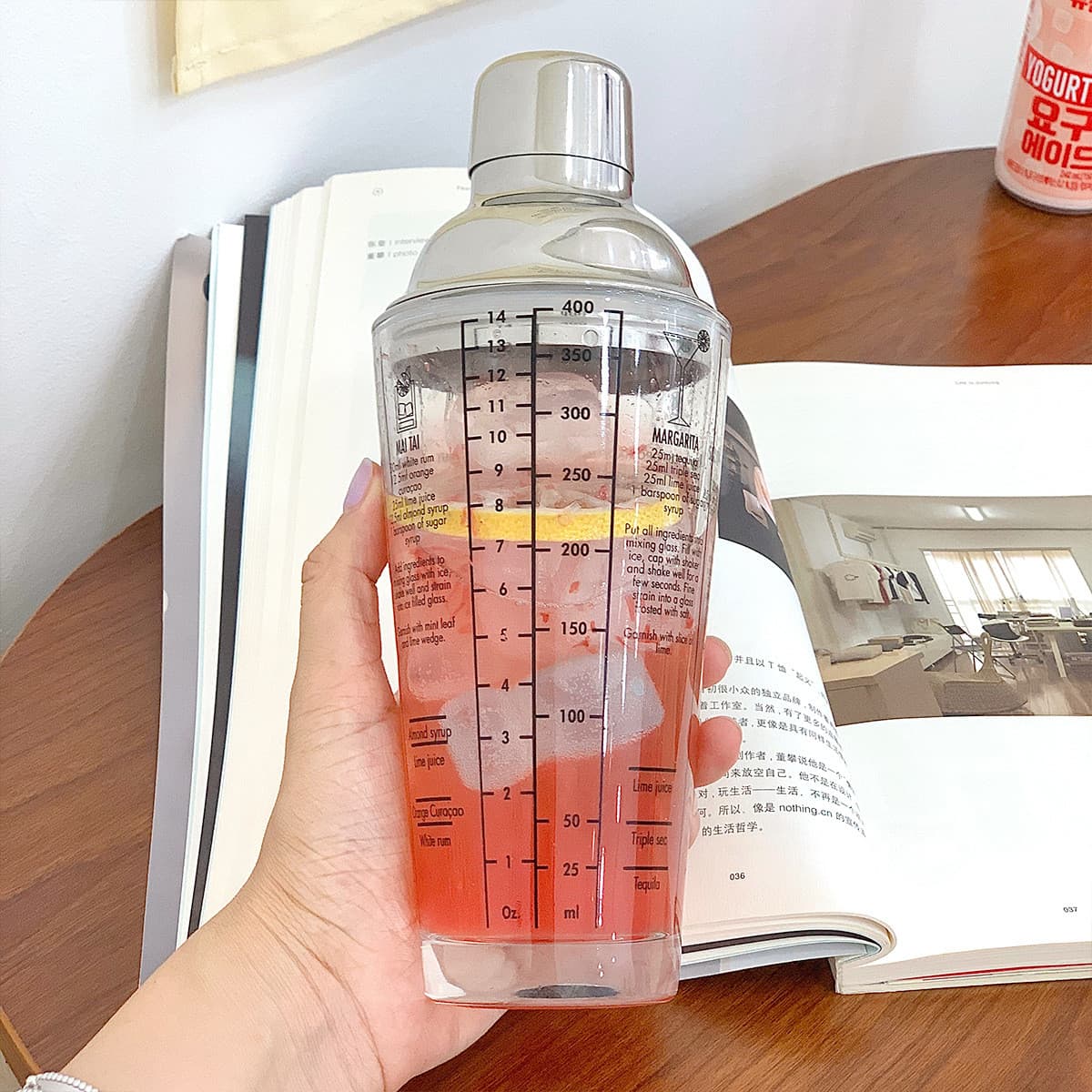 Scale Hand-cranked Stainless Steel Milk Tea Mixing Glass