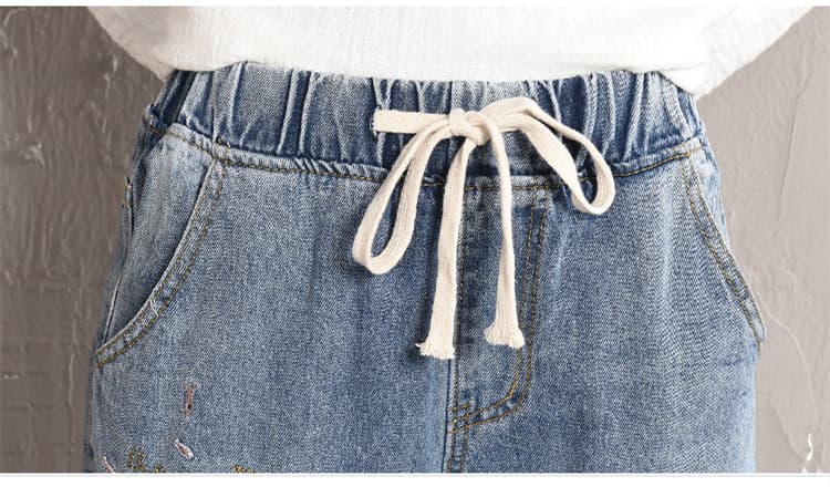 Women's Fashion Slim Fit Straight Jeans