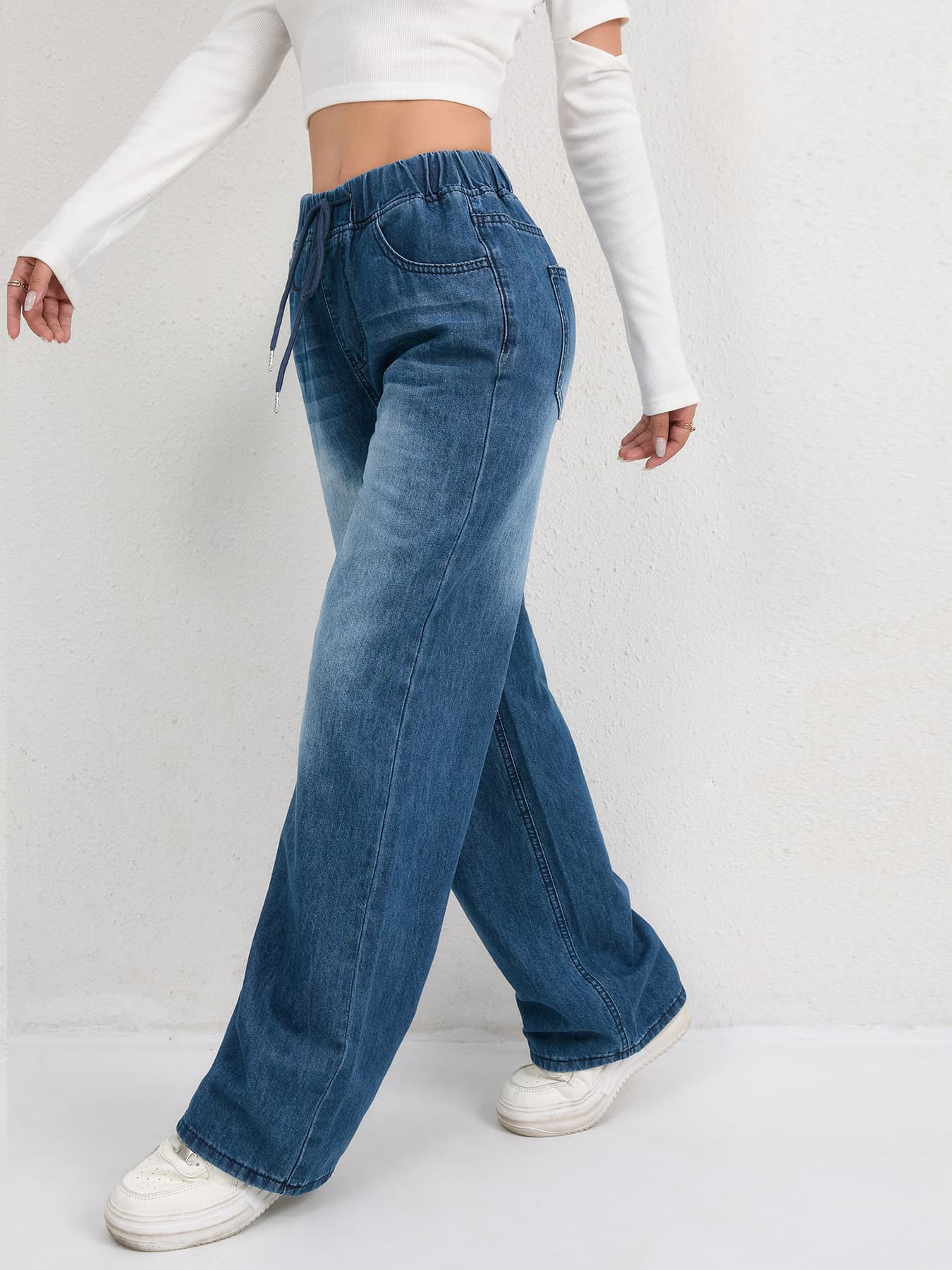 Fashionable Straight-Leg Denim Jeans For Women