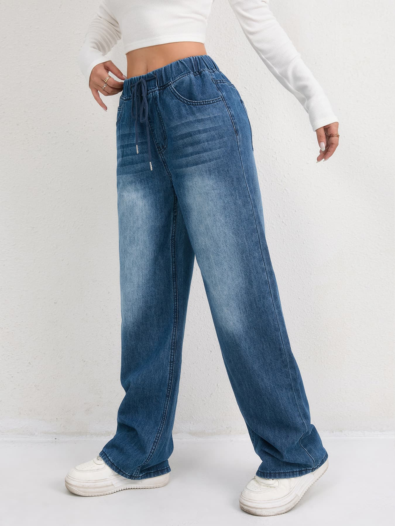 Fashionable Straight-Leg Denim Jeans For Women
