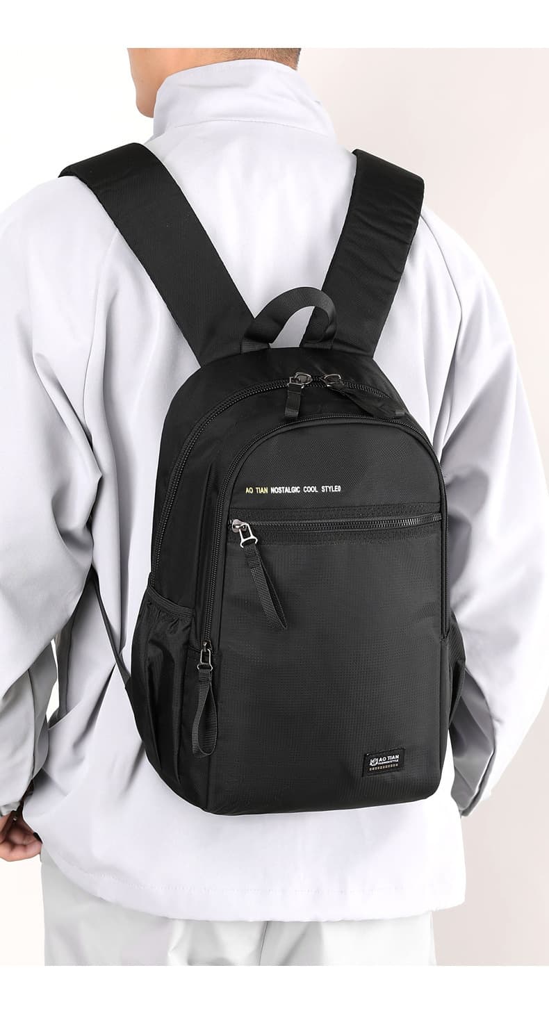 Lightweight Business Backpack Water-resistant Large-capacity Daypack