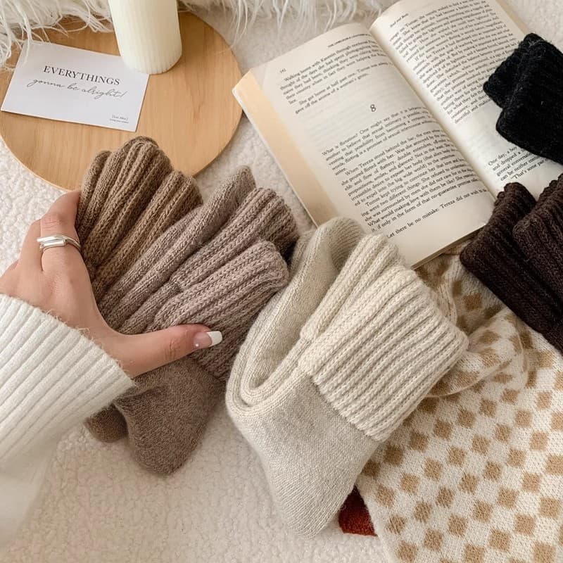 Womens Mid-calf Terry Socks For Fall And Winter